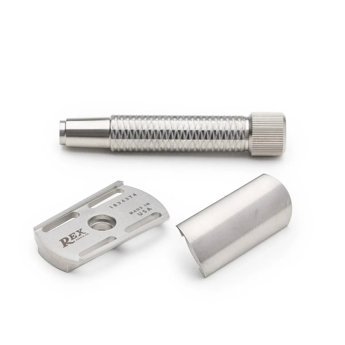 Rex Supply Co. Sentry Slant - Maquinilla de afeitar de seguridad inclinada de acero inoxidable de tres piezas de doble filo para un afeitado apurado y cómodo | Herramienta de afeitado húmedo duradera