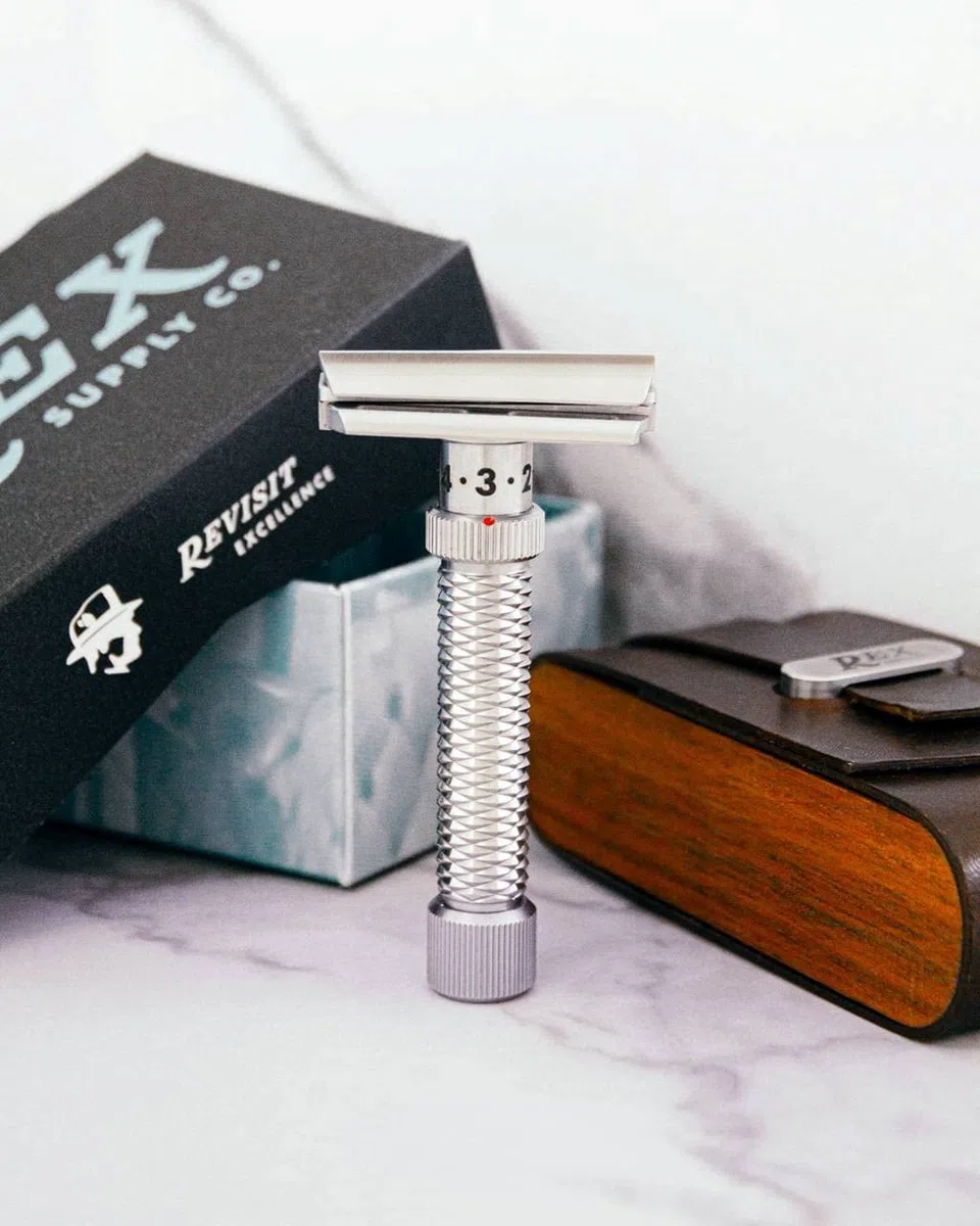 Rex Supply Company, Rex Konsul, Maquinilla de afeitar de seguridad de doble filo de acero inoxidable ajustable inclinada. Hecho en los EE.UU.
